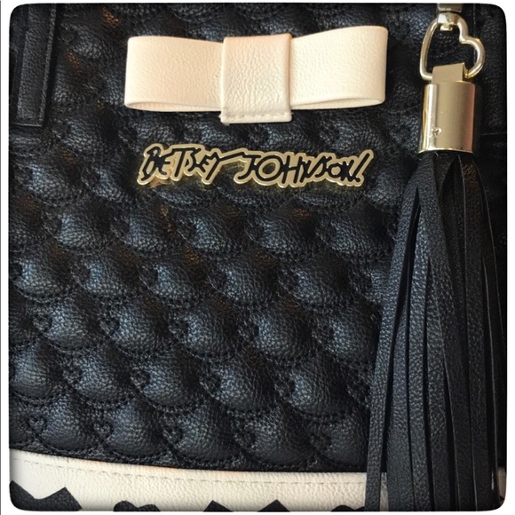 Betsey Johnson Quilted Tote Satchel Black/Cream - Picture 3 of 8